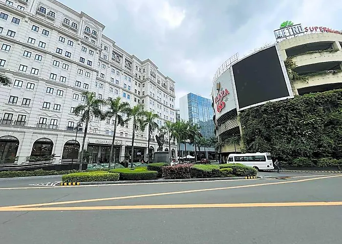 One Palm Tree Hotel 4*